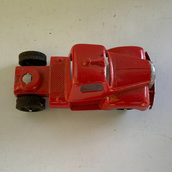 Tootsietoy Red Semi Truck Cab, Chicago 24, Red Paint Vintage from 1960s - Picture 6 of 9